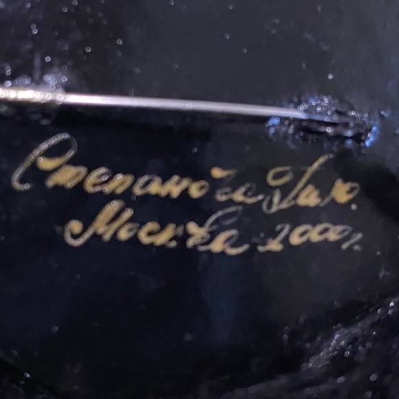 Vintage Russian Lacquer Brooch Pin Signed Floral Hand Painted Round Folk Art - Picture 4 of 6